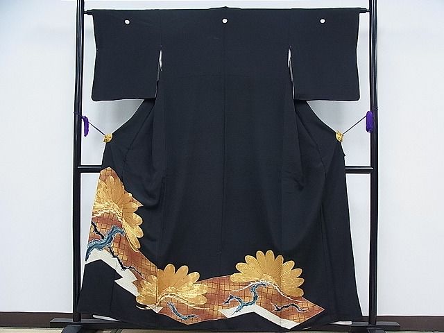 平和屋着物■豪華黒留袖　駒刺繍　枝松文　金彩　逸品　CAAD5273nb