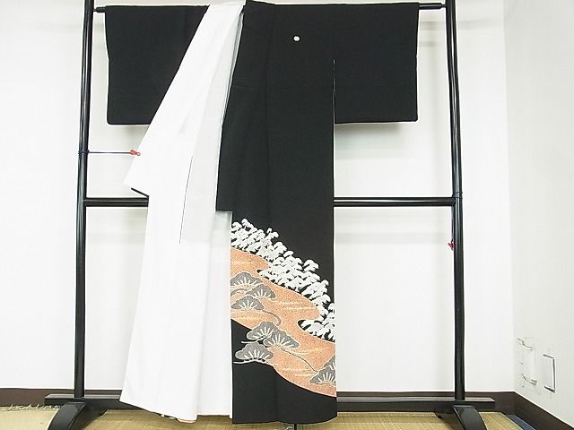 平和屋着物■豪華黒留袖 駒刺繍 松文 逸品 DAAF3246sf