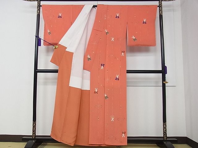 平和屋本店●極上　人形作家・ホリヒロシ　小紋　兎　金彩　鬼しぼ縮緬　鉛丹色地　逸品　CZAA0729s4