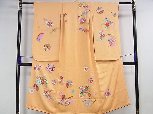 平和屋本店■極上　創業460年・千總　七五三　女の子　7歳　祝着・襦袢(無双仕立て・半衿刺繍)　楽器　花毬文　金彩　逸品　DZAA1741kh4