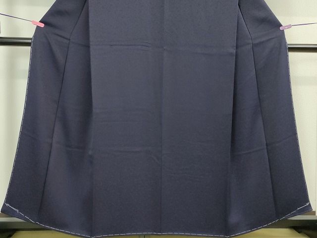 平和屋本店●極上 藍造り国選定無形文化財 藍師・佐藤昭人 色無地 唐草地紋 鉄紺色 逸品 未使用 DZAA1756kh5