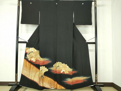 平和屋着物■豪華黒留袖 駒刺繍 松葉花文 暈し染め 金彩 逸品 DAAH6157sf