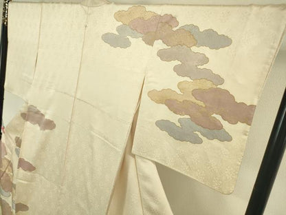 平和屋本店■極上　皇室献上作家　藤井寛　訪問着　駒刺繍　雲重ね　薄卵色地　金彩　三越扱い　逸品　DZAA4992kh5