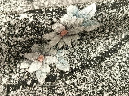 平和屋着物▽上質な小紋 単衣 舞花文 たたき染め 黒地 正絹 逸品 BAAS7852yc