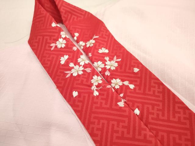 平和屋着物∵女の子　十三参り　子供　祝着・襦袢(半衿刺繍)セット　舞花文　金彩　洗える着物　DAAR1360jm