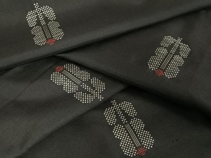 平和屋着物●本場大島紬 地空 ７マルキ 椿 黒地 正絹 逸品 AAAT9431np