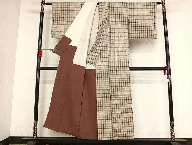 平和屋着物●国指定重要無形文化財 本場久米島紬 手織 正絹 逸品 AAAT9457np
