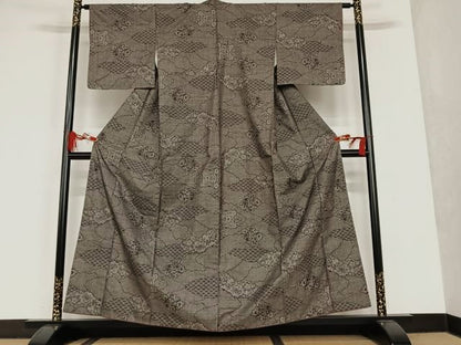 平和屋着物●本場大島紬　9マルキ　雲重ね草花文　正絹　逸品　AAAT0616zg