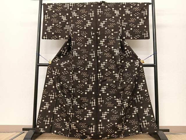平和屋着物▽国指定重要無形文化財　本場久米島紬　手織　単衣　琉球絣文様　正絹　逸品　BAAS8136yc