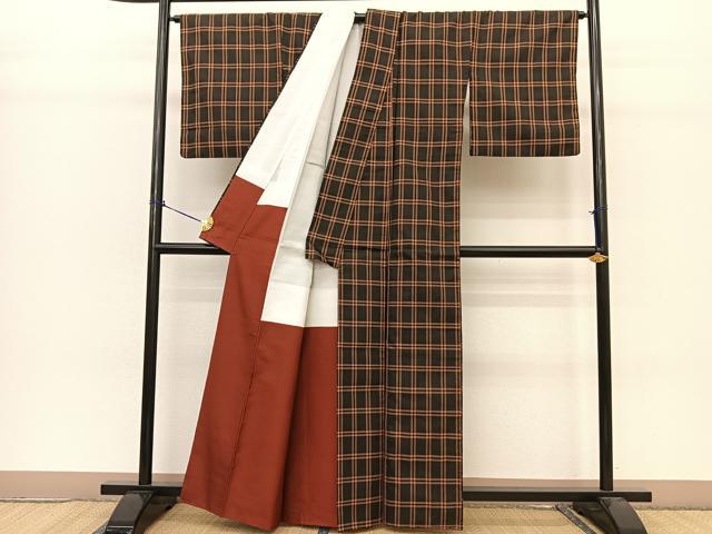 平和屋着物●黄八丈　紬　格子柄　黒地 　正絹　逸品　未使用　BAAT0805yc