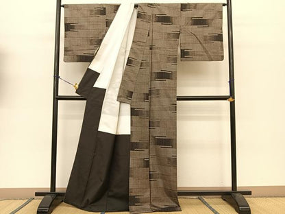 平和屋着物●本場大島紬　泥染め　割り込み絣　エ霞横段文　木邑大島紬織物謹製　証紙付き　正絹　逸品　BAAT0868yc