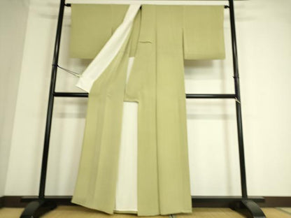 平和屋着物▽加賀友禅の巨匠　初代　由水十久監修　色無地　単衣　若菜色　鬼しぼ縮緬　正絹　逸品　DAAS0535az