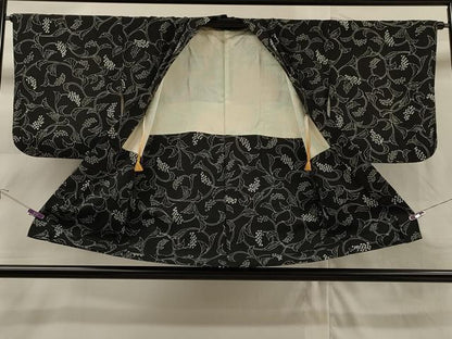 平和屋着物＃羽織　絞り　葡萄唐草文　黒地　正絹　逸品　CAAR9106id