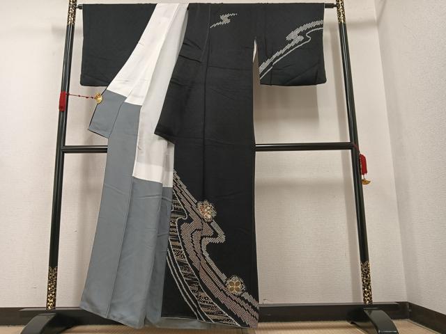 平和屋着物●訪問着　駒刺繍　絞り　舞花文　黒地　金彩　正絹　逸品　AAAW0048ph