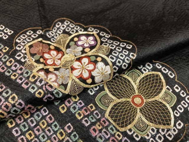 平和屋着物●訪問着　駒刺繍　絞り　舞花文　黒地　金彩　正絹　逸品　AAAW0048ph