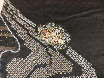 平和屋着物●訪問着　駒刺繍　絞り　舞花文　黒地　金彩　正絹　逸品　AAAW0048ph