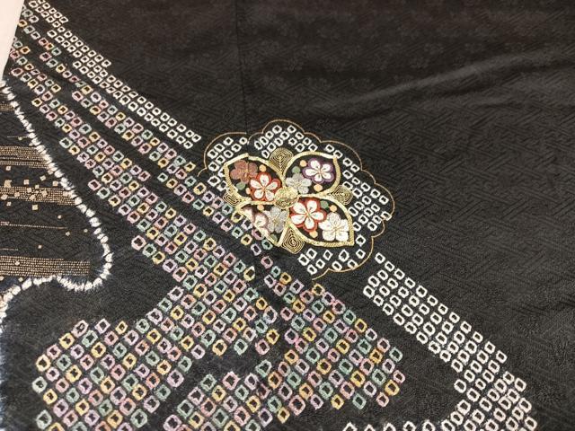 平和屋着物●訪問着　駒刺繍　絞り　舞花文　黒地　金彩　正絹　逸品　AAAW0048ph