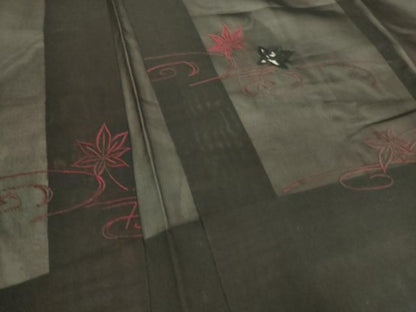 平和屋着物▽羽織 スリーシーズン 春夏秋 塵除け 総刺繍 紗 竜田川文 黒地 正絹 逸品 DAAT9014az