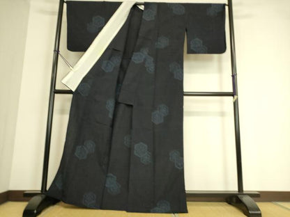 平和屋着物▽上質な紬 単衣 藍むすび 亀甲花文 反端付き 正絹 逸品 DAAT9104az
