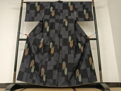 平和屋着物●結城紬 100亀甲 矢羽草花文 やまと誂製 正絹 逸品 AAAW9159zg