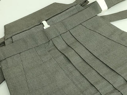 平和屋着物■極上　男性　馬乗り袴　紬地　縞　逸品　未使用　DZAA7049kh5