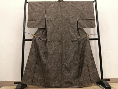 平和屋着物●本場大島紬 9マルキ 舞蝶文 正絹 逸品 BAAU0184gt