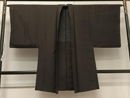 平和屋着物∞男性 長羽織 紬地 暗黒色 正絹 逸品 CAAV5654id