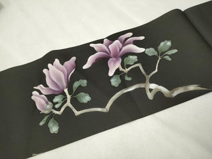 平和屋着物●塩瀬 九寸名古屋帯 手描き 枝花文 黒地 正絹 逸品 CAAV7151hy