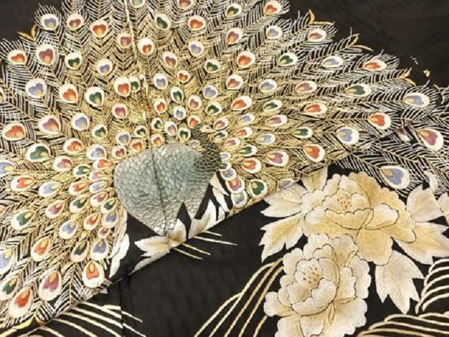 平和屋着物▽総刺繍 単衣 黒留袖 中国三大刺繍 汕頭刺繍 スワトウ刺繍 作家物 喜久郎 紬地 孔雀花文 金糸 正絹 逸品 AAAY1754np