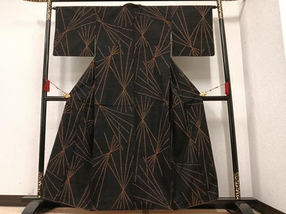 平和屋着物●上質な紬 幾何学文様 黒地 正絹 逸品 AAAZ0582ph