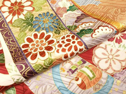 平和屋着物●豪華振袖　駒刺繍　吉祥草花文　金彩　正絹　逸品　AAAZ5044ph