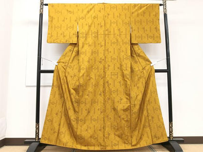平和屋着物●本場琉球絣　琉球絣文様　正絹　逸品　CAAV8325xe