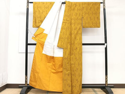 平和屋着物●本場琉球絣　琉球絣文様　正絹　逸品　CAAV8325xe