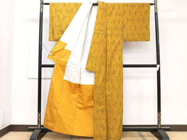 平和屋着物●本場琉球絣　琉球絣文様　正絹　逸品　CAAV8325xe