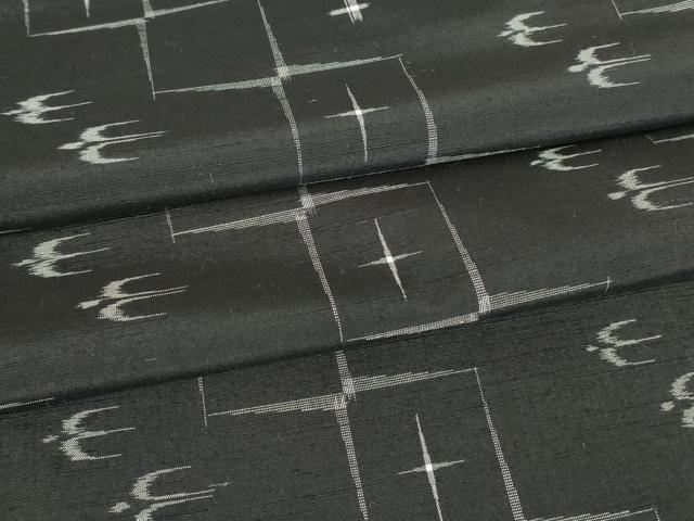 平和屋着物▽上質な紬 単衣 燕絣 黒地 正絹 逸品 未使用 DAAV5645az