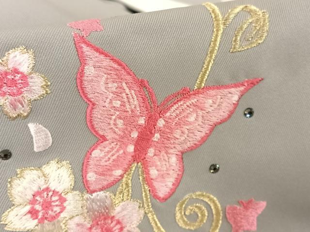 平和屋着物●女性　行灯袴　刺繍　舞蝶　桜　ラインストーン　千草鼠色　金糸　洗える着物　AAAZ3367np