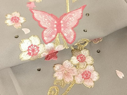 平和屋着物●女性　行灯袴　刺繍　舞蝶　桜　ラインストーン　千草鼠色　金糸　洗える着物　AAAZ3367np