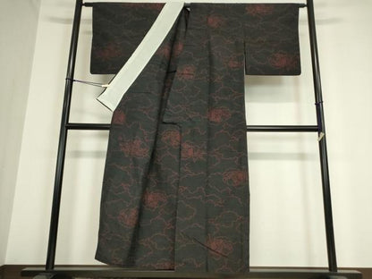 平和屋着物▽上質な紬　単衣　雲重ね御所車文　黒色　正絹　逸品　DAAX3125az