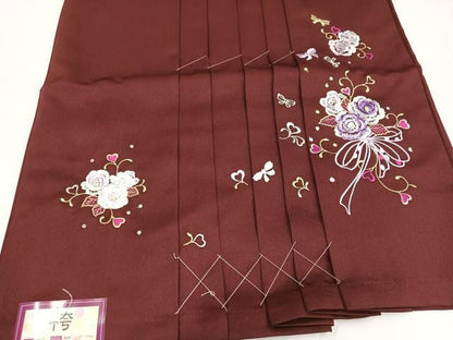 平和屋着物●行灯袴　刺繍　舞花文　金糸　洗える着物　未使用　AABB3611ph