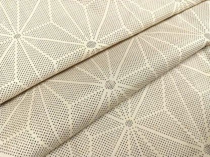平和屋着物●本場大島紬 白大島 一元7マルキ 麻の葉文様 正絹 逸品 AABB6270ph