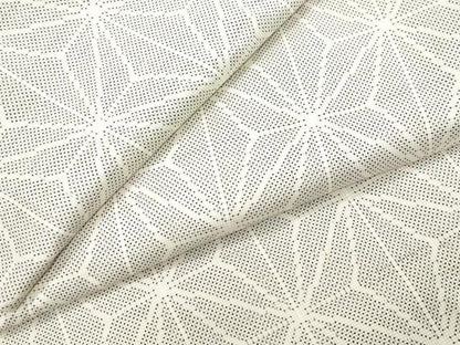平和屋着物●本場大島紬 白大島 7マルキ 麻の葉文様 正絹 逸品 CAAZ0806vf