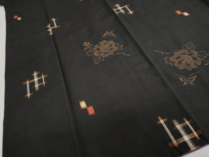 平和屋着物●上質な紬 花蝶文 黒地 正絹 逸品 DAAY5280ud