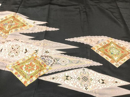 平和屋着物■豪華黒留袖　駒刺繍　更紗花菱文　金彩　正絹　逸品　AABC3109uw