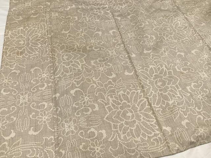 平和屋着物●本場大島紬 白大島 一元7マルキ 花唐草文 正絹 逸品 AABC6812ph