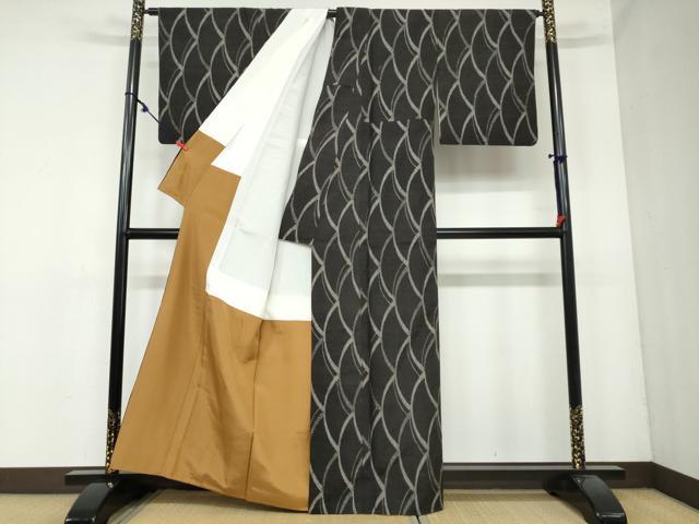 平和屋着物●上質な紬　抽象文様　黒地　正絹　逸品　DAAY5401ud