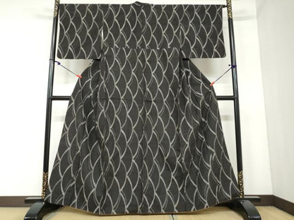 平和屋着物●上質な紬　抽象文様　黒地　正絹　逸品　DAAY5401ud