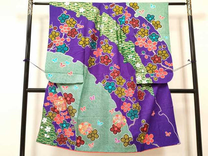 平和屋着物[]七五三　女の子　７歳　祝着　四つ身　襦袢(単衣・半衿刺繍)・袋帯セット　駒刺繍　花蝶雪芝文　金彩　逸品　DAAY3120ma