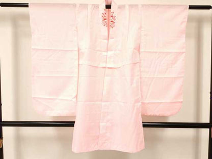 平和屋着物[]七五三　女の子　７歳　祝着　四つ身　襦袢(単衣・半衿刺繍)・袋帯セット　駒刺繍　花蝶雪芝文　金彩　逸品　DAAY3120ma