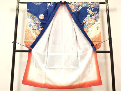 平和屋着物[]七五三　女の子　７歳　祝着　四つ身　襦袢(単衣・半衿刺繍)セット　御所車雪輪花蝶文　暈し染め　金彩　逸品　DAAY3153ma