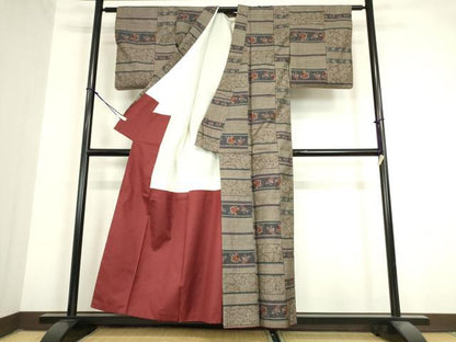 平和屋着物●本場大島紬 9マルキ 横段更紗花文 正絹 逸品 DAAY9232az